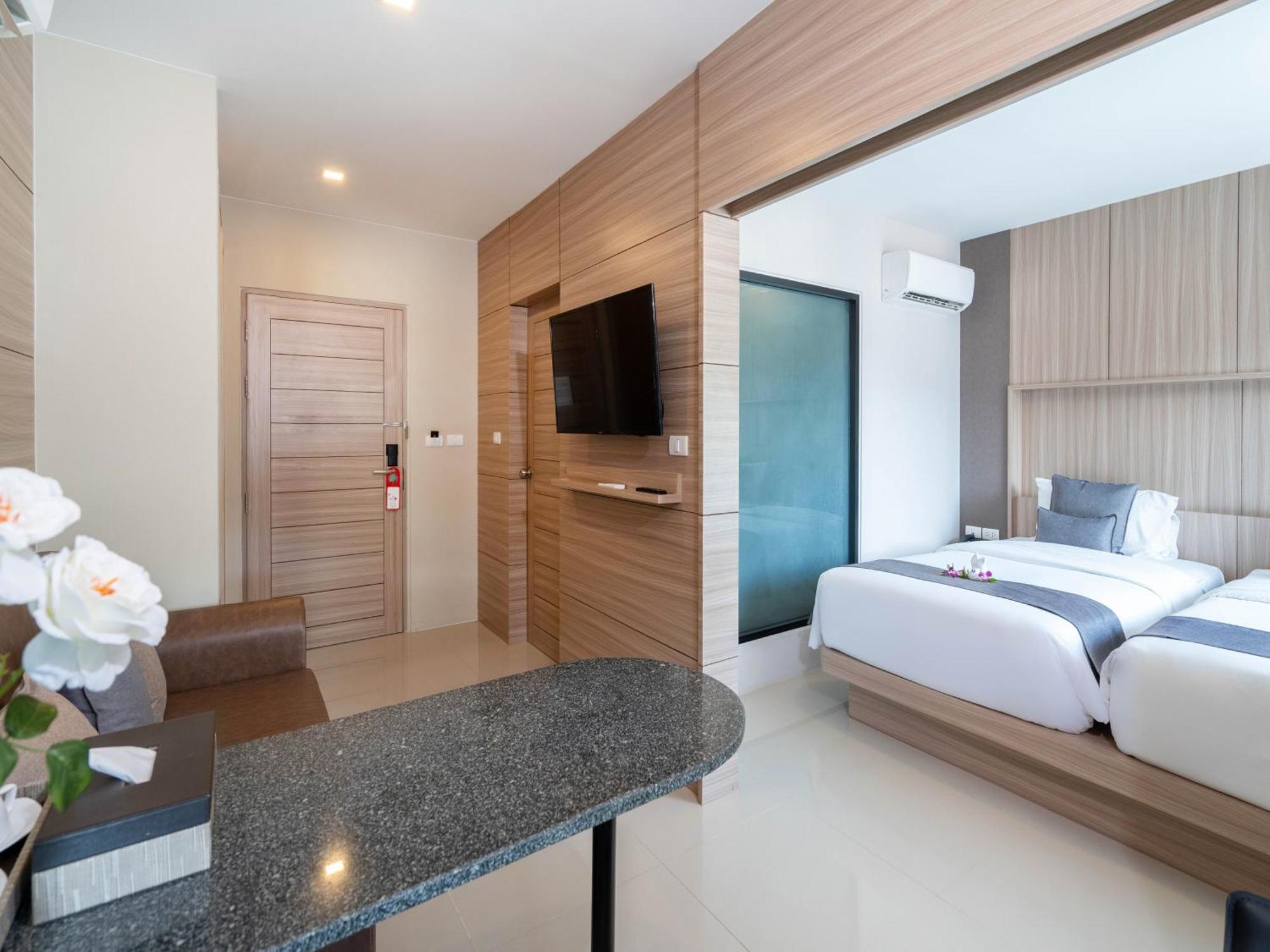 Patong Bay Отель 4*